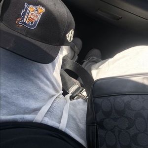 Meet your Posher, Robert